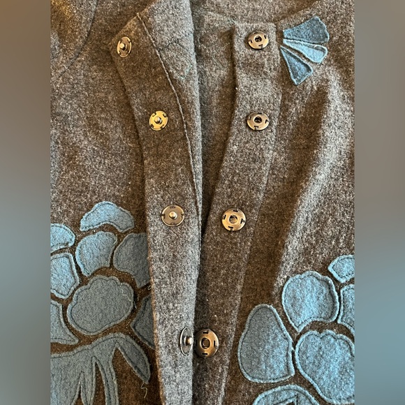 Women’s Ruby24 Wool Coat, Charcoal Gray with Floral Pattern  - Mediumn - Picture 3 of 8